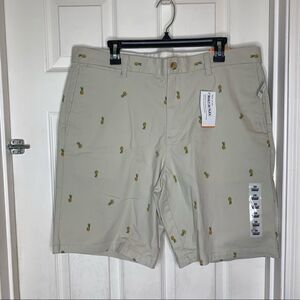 Old Navy Men’s Pineapple Khaki Slim Straight Shorts Waist Size 38 New With Tags